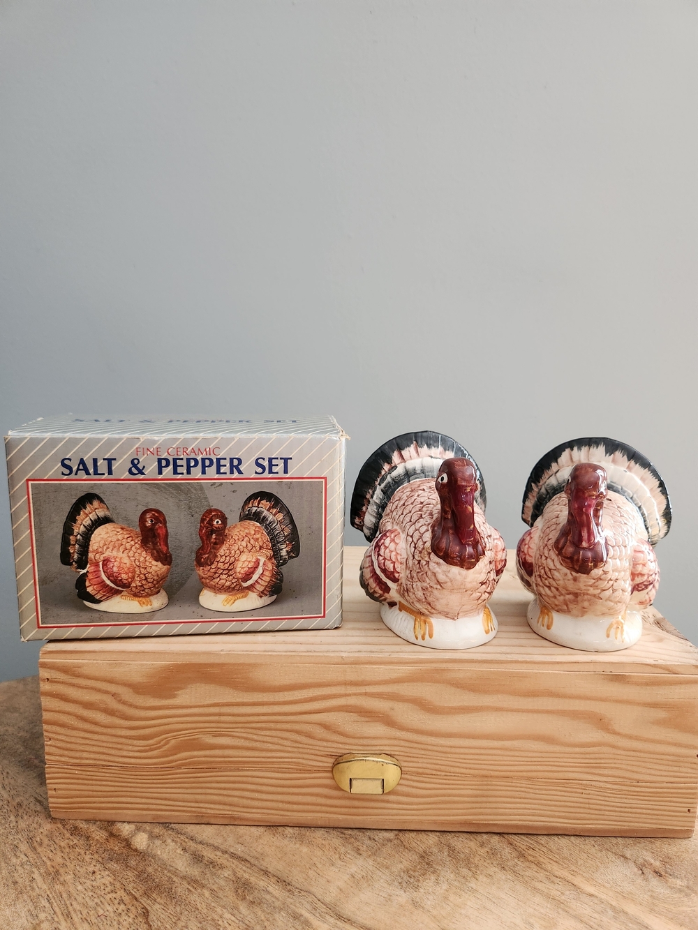 Salt & Pepper Turkey Set - Decorative Ceramic Thanksgiving Shakers Made in Japan